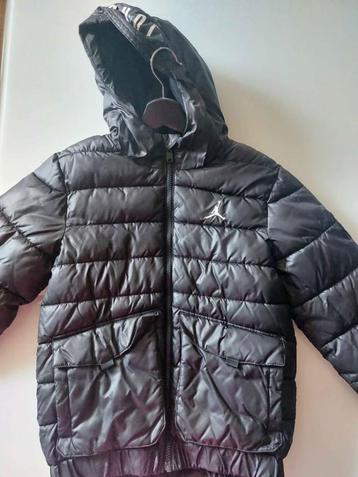 Jongens winterjas beschikbaar voor biedingen