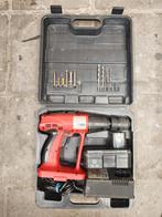 Boormachine op accu met kleine boorset, Doe-het-zelf en Bouw, Gereedschap | Boormachines, Ophalen, Boormachine