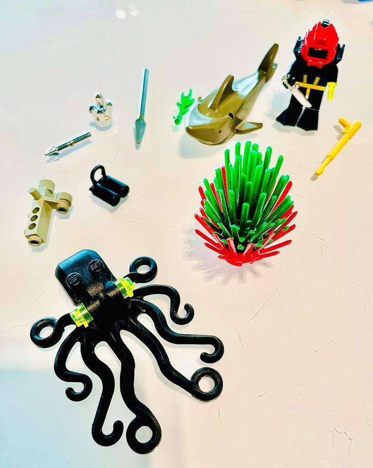 Lego Aquazone (Monde sous-marin) et Pirates 1996, Enfants & Bébés, Jouets | Duplo & Lego, Utilisé, Lego, Enlèvement ou Envoi