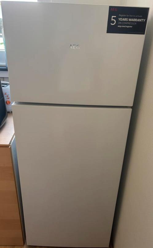 Frigo/congelateur AEG, Elektronische apparatuur, Koelkasten en IJskasten, Zo goed als nieuw, Met vriesvak, 150 tot 200 liter, 140 tot 160 cm