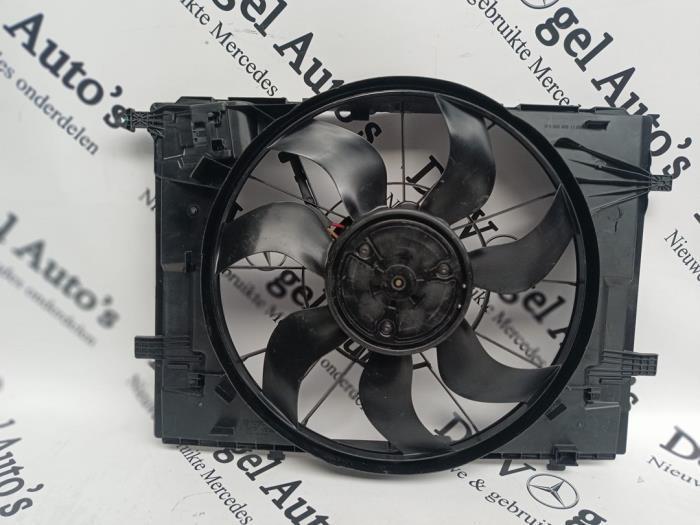Ventilateur moteur d'un Mercedes C-Klasse, Autos : Pièces & Accessoires, Climatisation & Chauffage, Mercedes-Benz, Utilisé, 3 mois de garantie