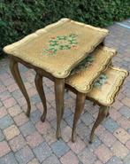 Italiaanse bijzettafeltjes, Ophalen