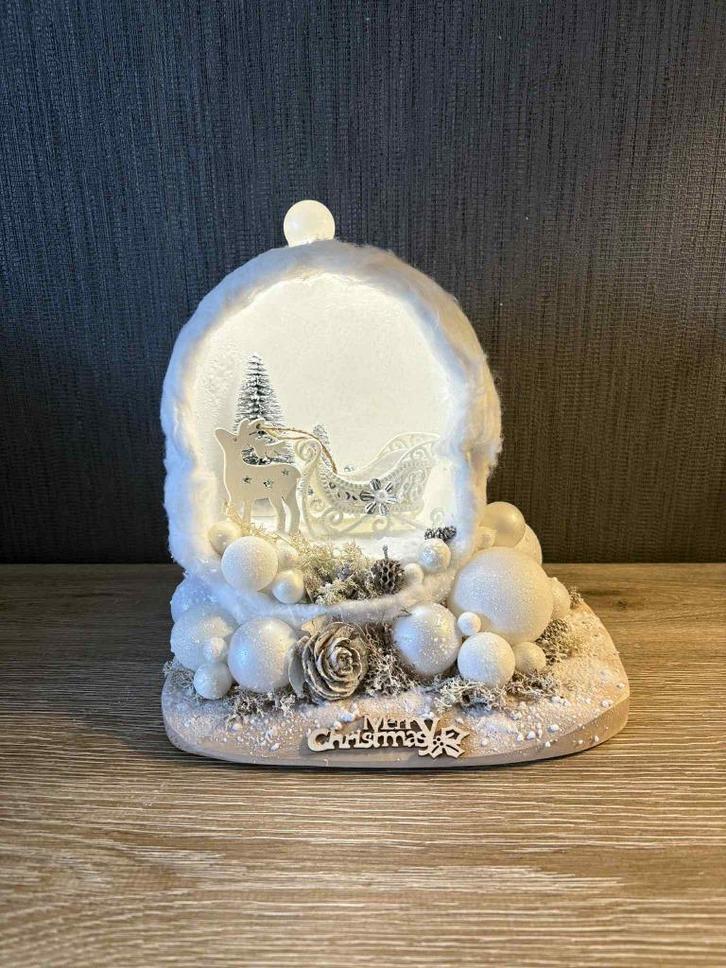 Nieuw !!  Kerstgrotje met witte rendier en slee, Diversen, Kerst, Nieuw, Ophalen