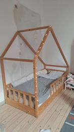Lit cabane enfant en bois avec sommier et matelas, Enlèvement, Comme neuf