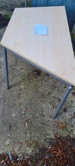 Table en trapèze., Ophalen, Zo goed als nieuw
