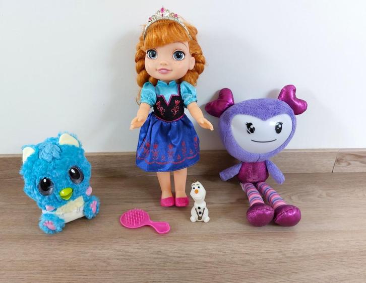 Poppen - Anna Disney Frozen/Hatchimals/Brightlings, Kinderen en Baby's, Speelgoed | Poppen, Gebruikt, Overige typen, Ophalen