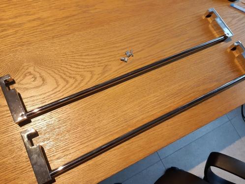 Vasco Niva N1L1 handdoekbeugel 62 cm 2 st, Doe-het-zelf en Bouw, Verwarming en Radiatoren, Zo goed als nieuw, Radiator, Ophalen