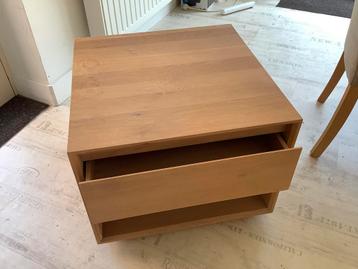 Bijzettafel met lade in natuureik beschikbaar voor biedingen