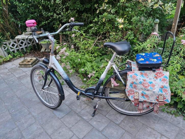 Moederfiets (lage opstap) met kinderstoeltje en fietszakken, Fietsen en Brommers, Fietsen | Dames | Damesfietsen, Gebruikt, Overige merken