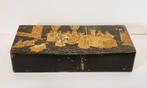 Antiek Chinees doos met Chinoiserie decor., Antiek en Kunst, Ophalen of Verzenden