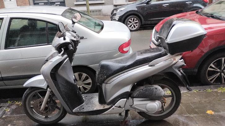 Honda sh 125cc scooter uit 2009, Motoren, Motoren | Honda, Particulier, Scooter, 11 kW of minder, 1 cilinder, Minimaal motorrijbewijs A1