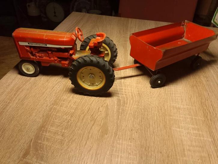 Tracteur Allis Chalmers D15 avec remorque (balance), Antiquités & Art, Antiquités | Jouets, Envoi
