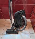 Miele model 8310 2200 watt (uitverkocht) voor onderdelen, Elektronische apparatuur, Stofzuigers, Ophalen of Verzenden, Niet werkend