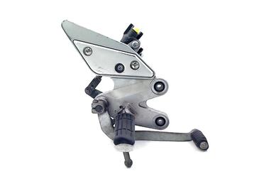 SCHETSPLAAT RECHTS VOOR Yamaha FZ 6 2004-2006 (FZ6 FAZER) beschikbaar voor biedingen