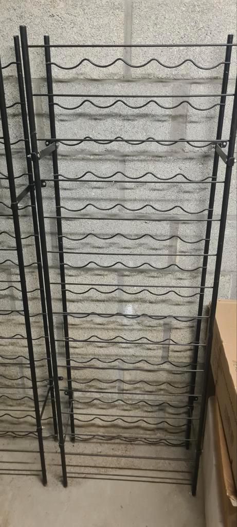 4 casiers à vin ou à boissons robustes en métal, €15 piece, Maison & Meubles, Accessoires pour la Maison | Porte-bouteilles, Utilisé