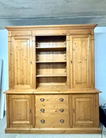Old Pine landelijke grote houten kast beschikbaar voor biedingen