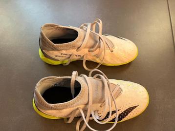 Voetbalschoenen Adidas Predator TF ground size 34 & 38 beschikbaar voor biedingen