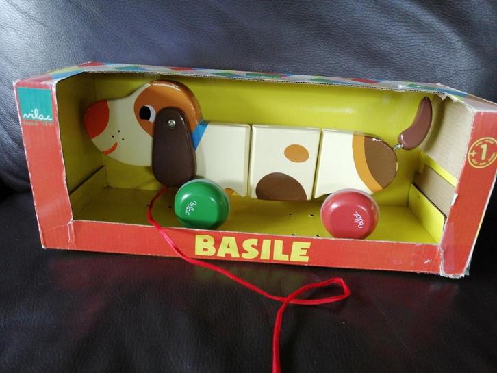 VILA, chien de trait Basile, Enfants & Bébés, Jouets | Jouets en bois, Comme neuf, Enlèvement ou Envoi