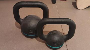 Lot de 2 kettlebells Decathlon (4 et 8 kg) beschikbaar voor biedingen