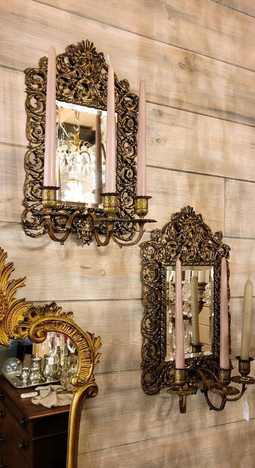 Set van bronzen wandkandelaars met spiegeltje., Antiquités & Art, Antiquités | Miroirs, Enlèvement ou Envoi