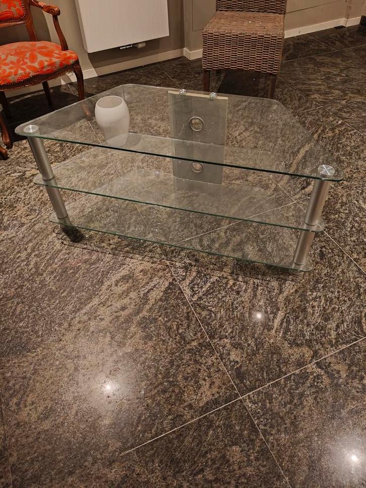 Mooie tv-tafel – modern design – slechts €35!”, Huis en Inrichting, Woonaccessoires | Krantenbakken en Lectuurbakken, Ophalen