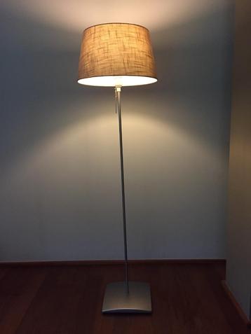  staanlamp leeslamp vloerlamp salon / bureau / tafellamp beschikbaar voor biedingen