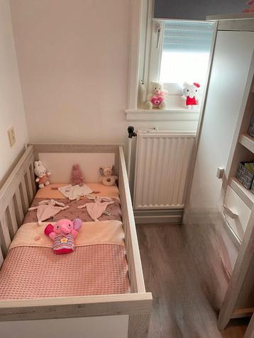 Compleet Babykamer - Bed, Kast, Commode beschikbaar voor biedingen