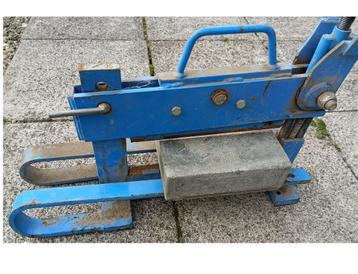 Steenknipper klinkerknipper tegelknipper Ruwomat  beschikbaar voor biedingen