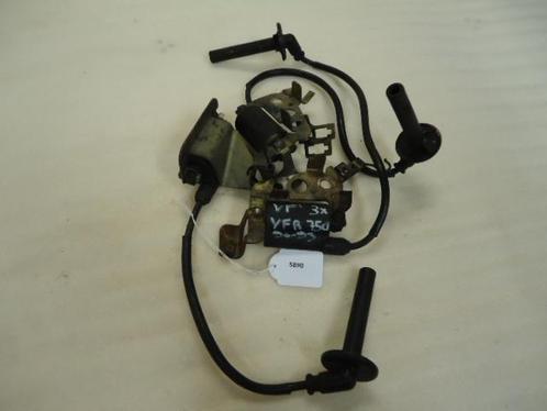 VFR750 1990 - 1993 Honda Bobijn bougiekop D1-11861, Motoren, Onderdelen | Honda