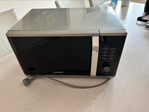 Four à micro-ondes grill 23 L Samsung MG23K3575AS, Electroménager, Fours, Comme neuf