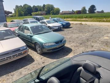 2 auto's te koop gestart en gereden vanaf 1999euro beschikbaar voor biedingen