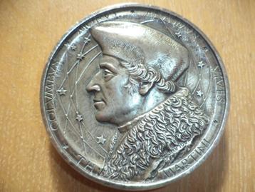 8 cm penning Dirk MARTENS AALST verzilverd 1972 G. AGLANE beschikbaar voor biedingen