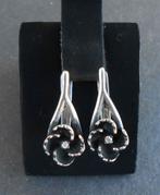 Boucles d'oreilles en forme de fleur en argent, Neuf, Avec pierre précieuse, Argent, Envoi