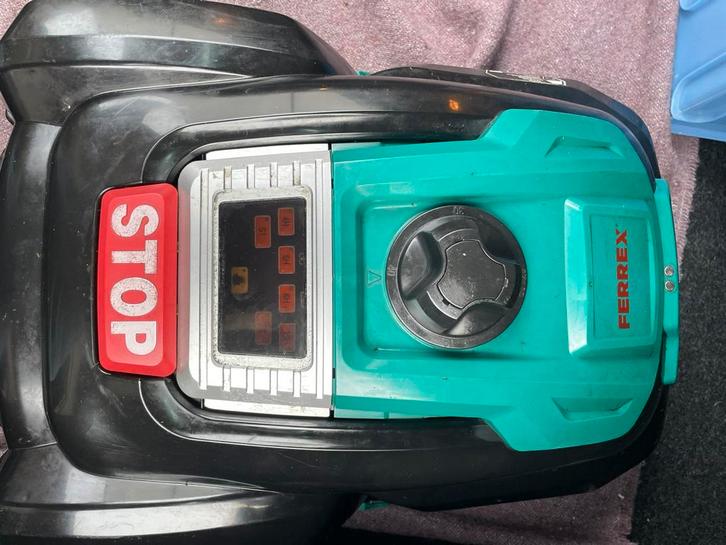 FERREX 800  in onderdelen per stuk, Tuin en Terras, Robotmaaiers, Gebruikt, 20 tot 25 cm, Ophalen