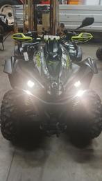 Quad peut être un renégat 1000 xxx, Motos