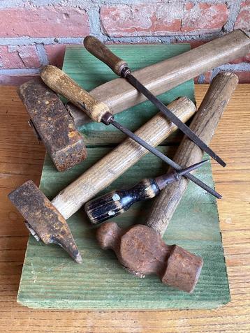 SMIDS VINTAGE GEREEDSCHAP + EXTRA'S beschikbaar voor biedingen