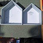 Maisons en bois x 2 grises avec crochets de suspension. Mais, Comme neuf, Décoration murale, Enlèvement ou Envoi