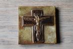 kruisje keramiek tegeltje, Ophalen of Verzenden, Gebruikt, Overige typen, Christendom | Katholiek