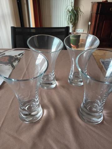 4 grote nieuwe ijscoupes, Huis en Inrichting, Keuken | Servies, Ophalen of Verzenden, Nieuw, Glas