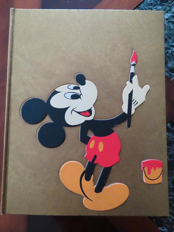 Livre « Notre ami Walt Disney - De Mickey à Disney World, Verzamelen, Disney, Gebruikt, Ophalen of Verzenden