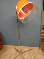 Vintage lamp uit de jaren 70 met oranje helm, Huis en Inrichting, Lampen | Vloerlampen, Ophalen, Gebruikt, 100 tot 150 cm, Vintage