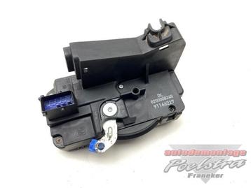 Deurslot Mechaniek 2Deurs rechts van een Opel Vivaro beschikbaar voor biedingen