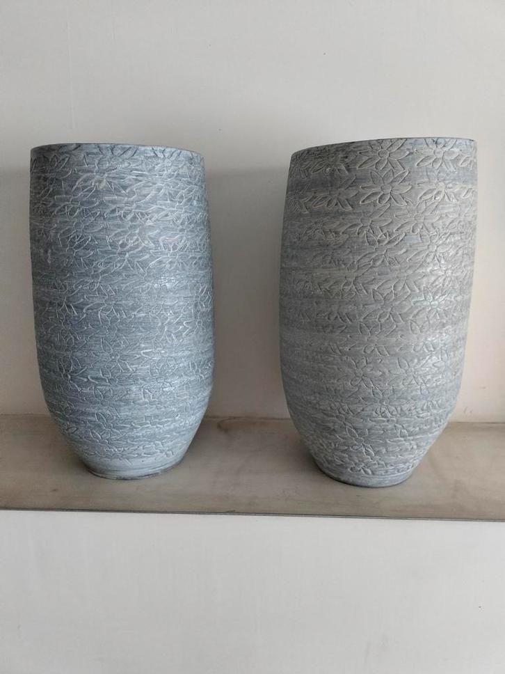 Twee vazen, Maison & Meubles, Accessoires pour la Maison | Vases, Utilisé, Autres couleurs, Moins de 50 cm, Pierre, Enlèvement ou Envoi