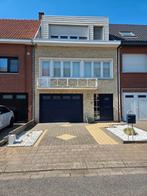 Gerenoveerde instapklare woning te Hoevenen, Immo