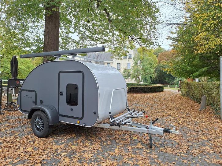 Miniatouring M22, teardrop BJ 2024 <750kg B-rijbewijs, Caravans en Kamperen, Caravans, Bedrijf, tot en met 4, 500 - 750 kg, Standaardzit