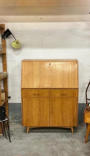 Vintage bureaukast/secretaire beschikbaar voor biedingen