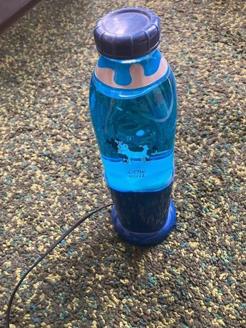 Lavalamp koemelk beschikbaar voor biedingen
