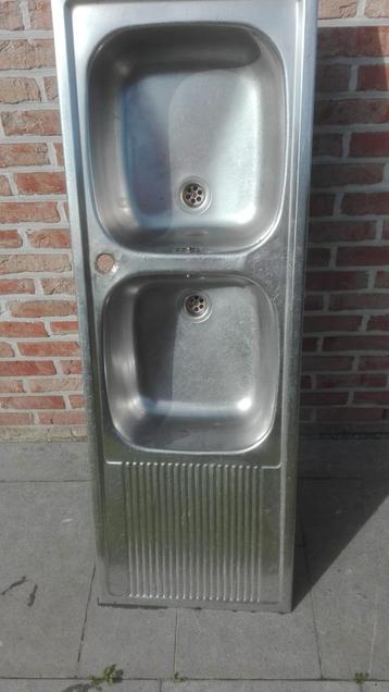 INOX dubbele spoelbak met afdruipvlak beschikbaar voor biedingen