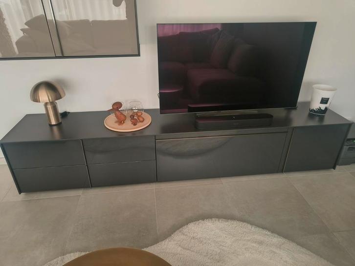 Design tv kast in perfecte staat - Molteni&C, Huis en Inrichting, Kasten |Televisiemeubels, Zo goed als nieuw, Ophalen