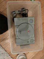 1 functionele PlayStation 1-console, Games en Spelcomputers, Ophalen of Verzenden, Zo goed als nieuw